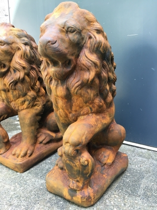 Set Large Sitting Lions - Gatekeepers - Solid Stone in Oxide